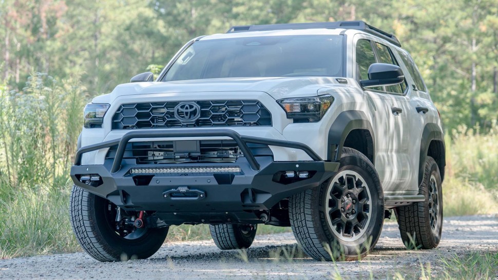 Передній бампер із центральною дугою Toyota 4Runner 25-26 Matrix Fab Fours T425-X6852-1