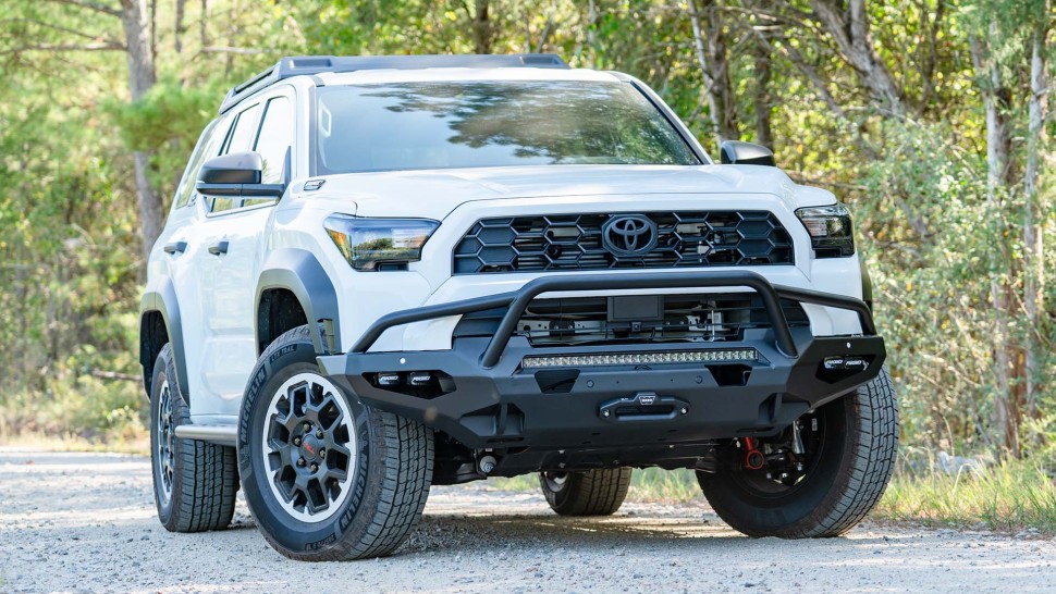 Передній бампер із центральною дугою Toyota 4Runner 25-26 Matrix Fab Fours T425-X6852-1