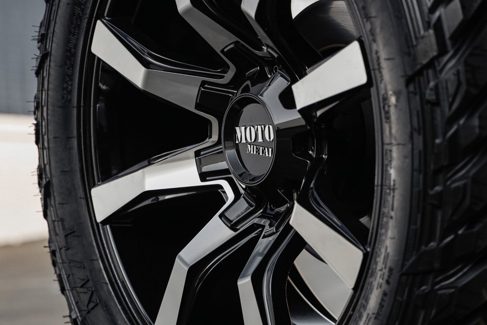 Колесный диск Moto Metal Spider Gloss Black Machined 20x10 ET-18 MO80421067518N