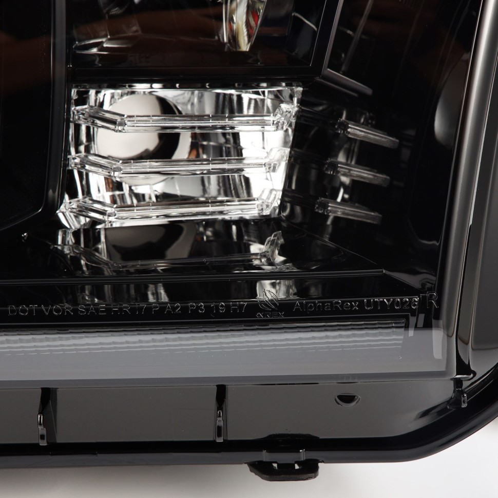 Комплект передних Led фар Toyota Tundra/Sequoia 07-17 LUXX-Series AlphaRex 880825