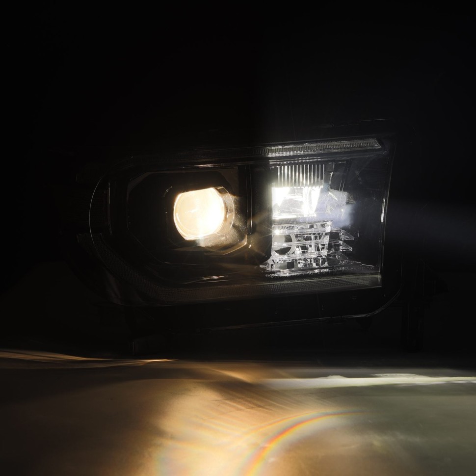 Комплект передних Led фар Toyota Tundra/Sequoia 07-17 LUXX-Series AlphaRex 880825