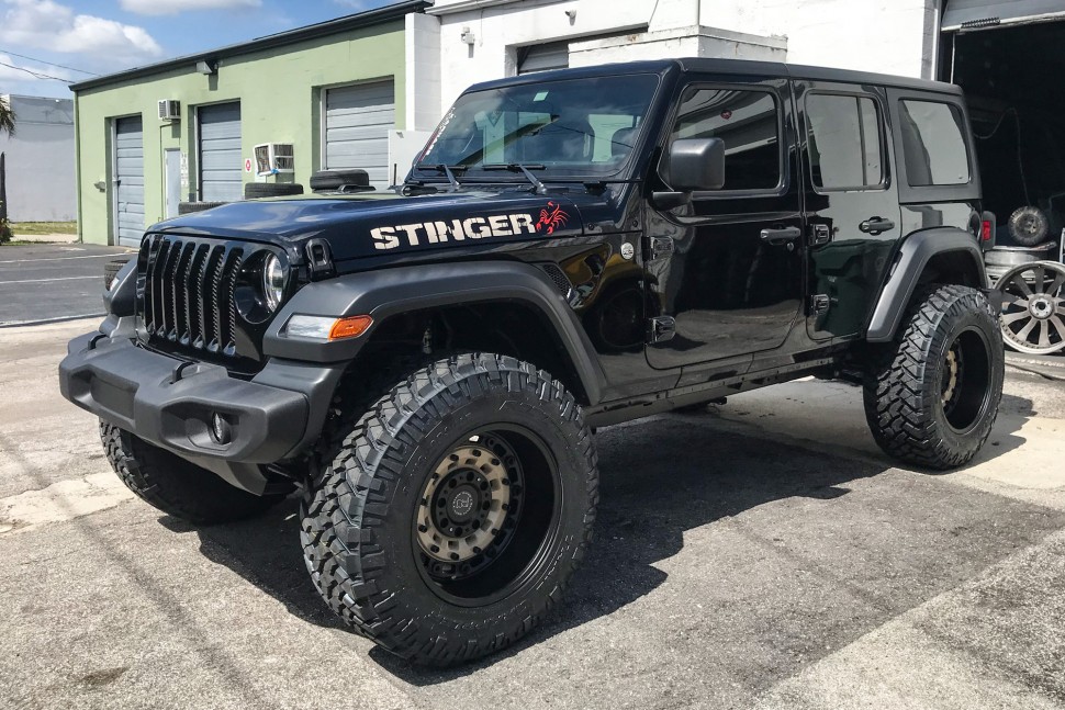 Black Rhino 1880ARS300017D74 Arsenal Wheel Sand On Black 18x8 +30