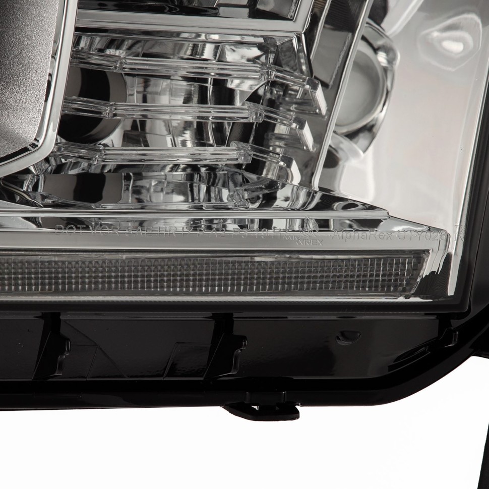 Комплект передних Led фар Toyota Tundra/Sequoia 07-17 LUXX-Series AlphaRex 880824
