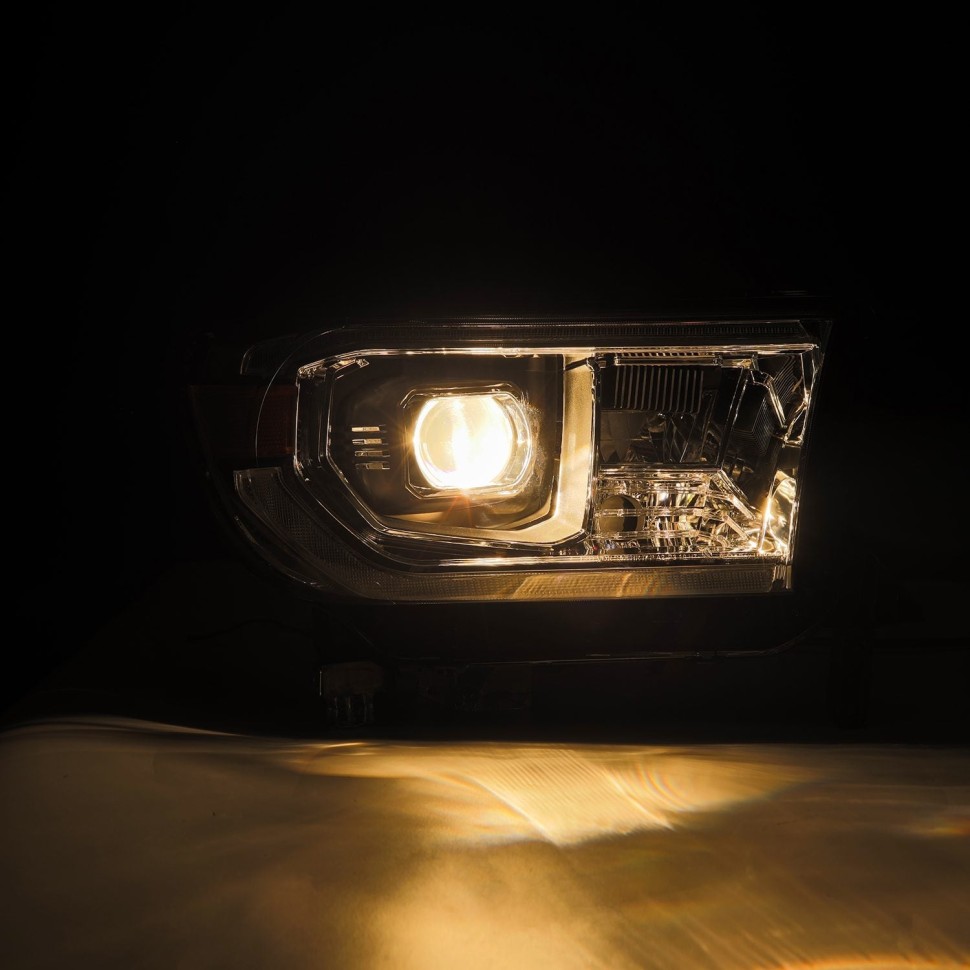 Комплект передних Led фар Toyota Tundra/Sequoia 07-17 LUXX-Series AlphaRex 880824
