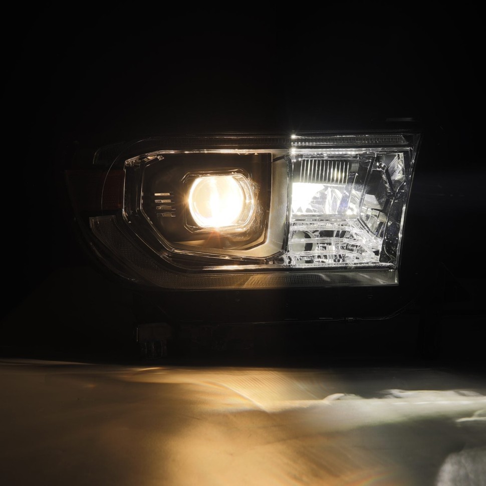 Комплект передних Led фар Toyota Tundra/Sequoia 07-17 LUXX-Series AlphaRex 880824