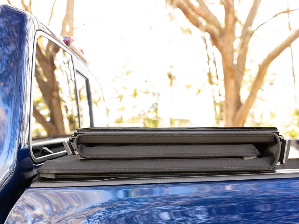 Крышка багажника складная мягкая Nissan Frontier 22-25 5' Trifecta Signature 2.0 Extang 94961