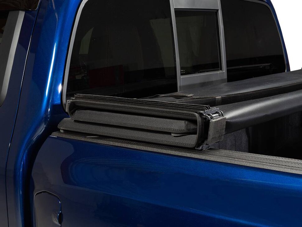 Крышка багажника складная мягкая Nissan Frontier 22-25 5' Trifecta Signature 2.0 Extang 94961