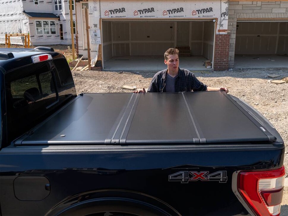 UnderCover TR16019 Triad Hard Folding Tonneau Cover Chevrolet Silverado/GMC Sierra 1500/2500/3500 00-19 6'6"