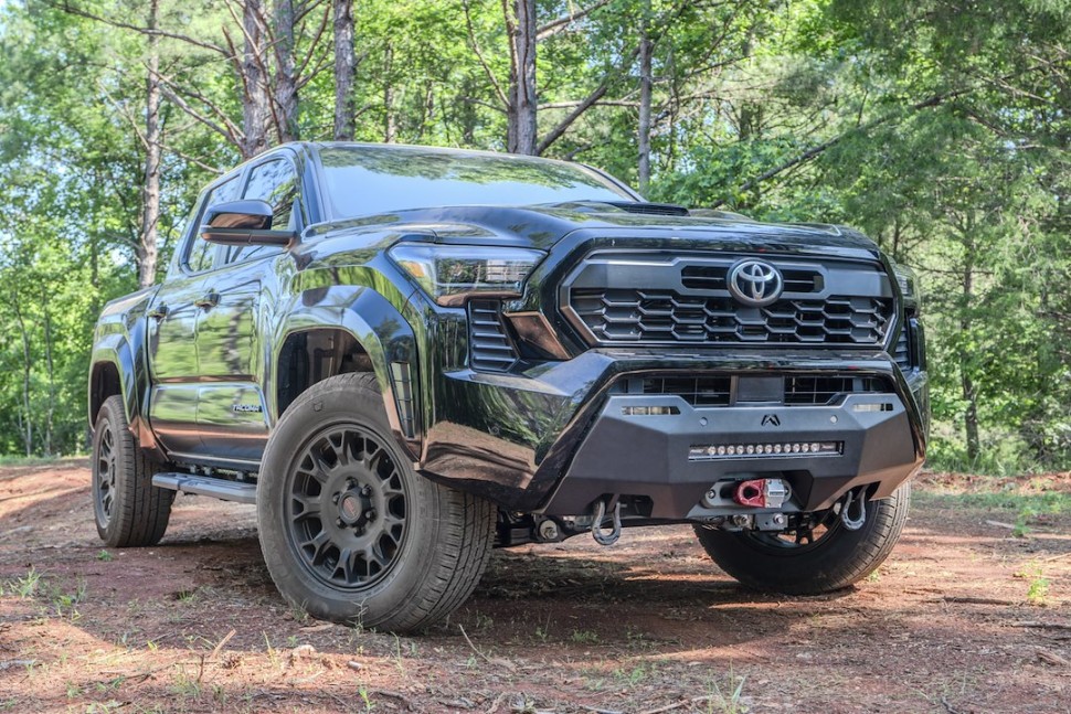 Крепление для лебёдки Toyota Tacoma 24-26 Fab Fours TT24-N6351-1