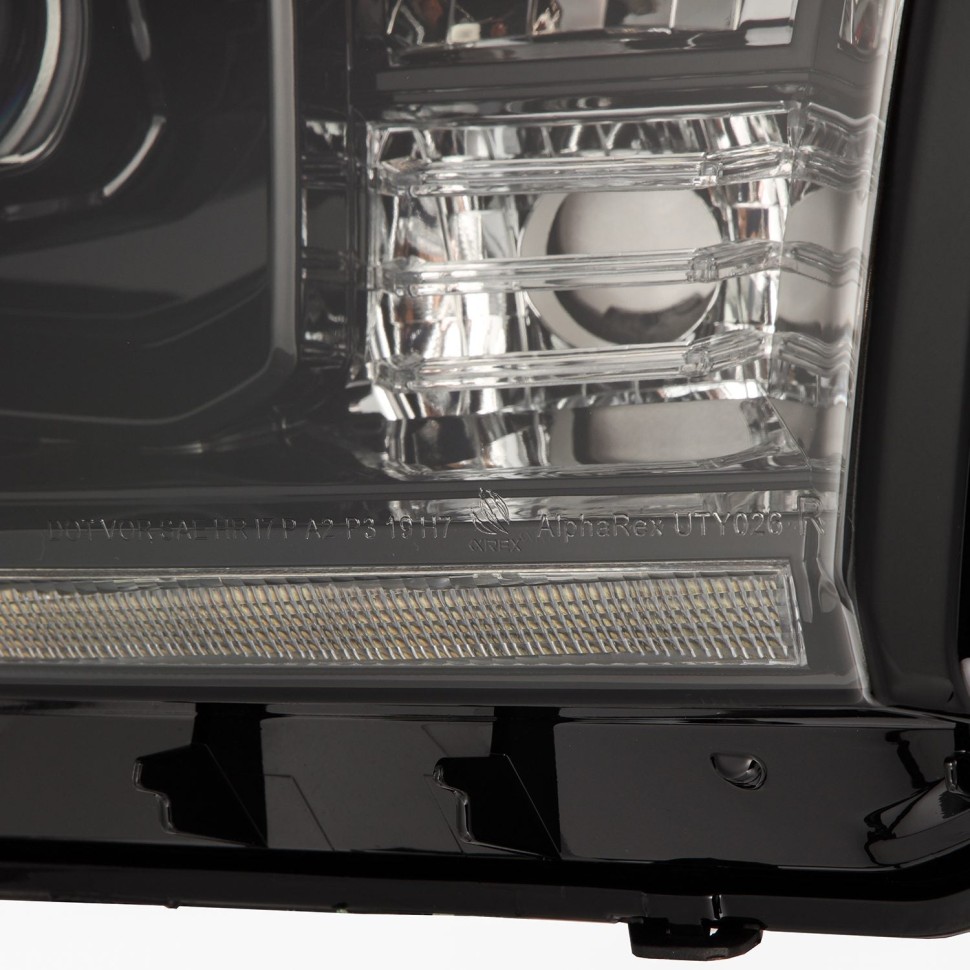Комплект передних Led фар Toyota Tundra/Sequoia 07-17 LUXX-Series AlphaRex 880823