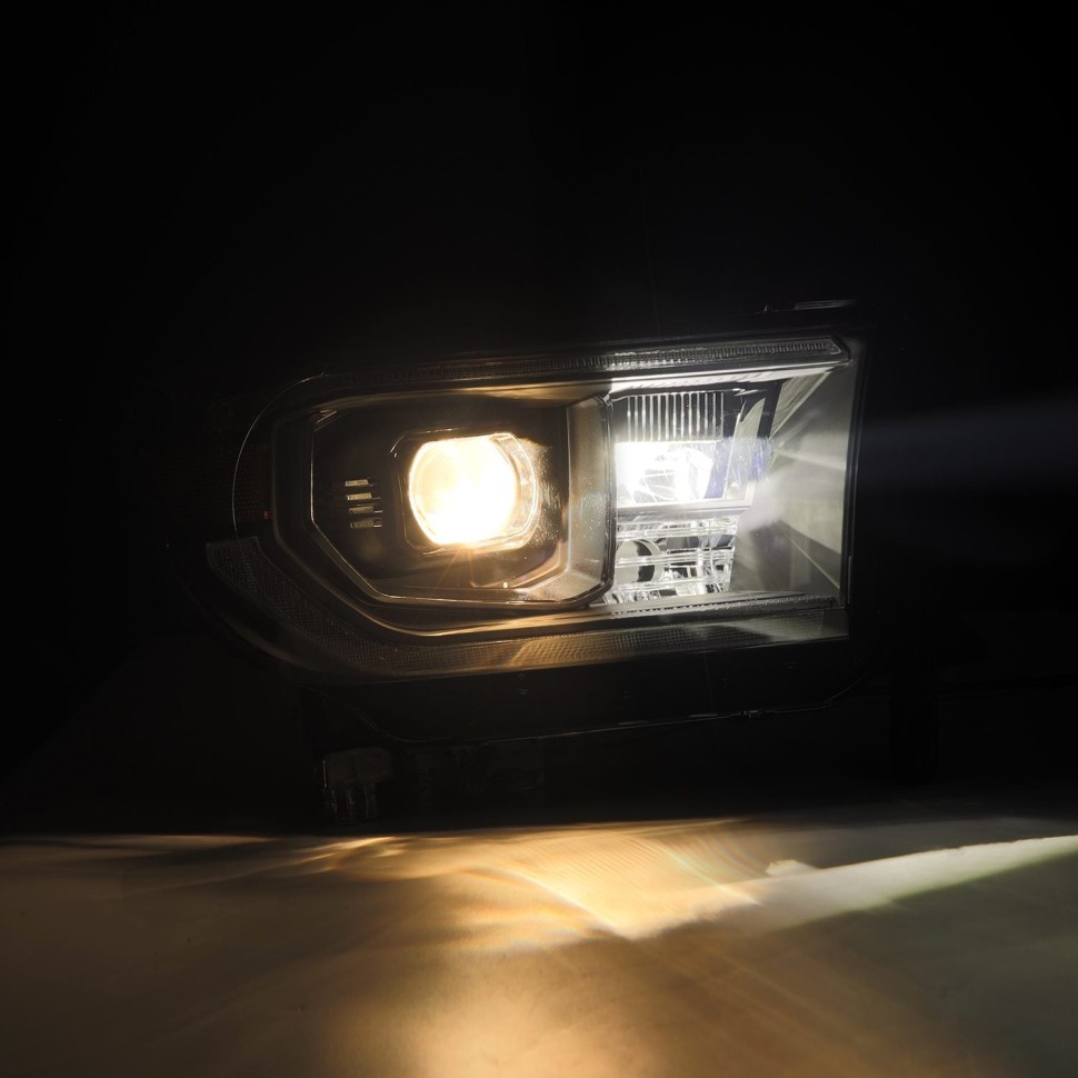 Комплект передних Led фар Toyota Tundra/Sequoia 07-17 LUXX-Series AlphaRex 880823