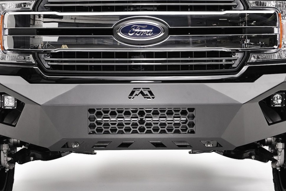 Крышка переднего центрального светового бокса Ford F-150 18-20 Vengeance Fab Fours M4350-1