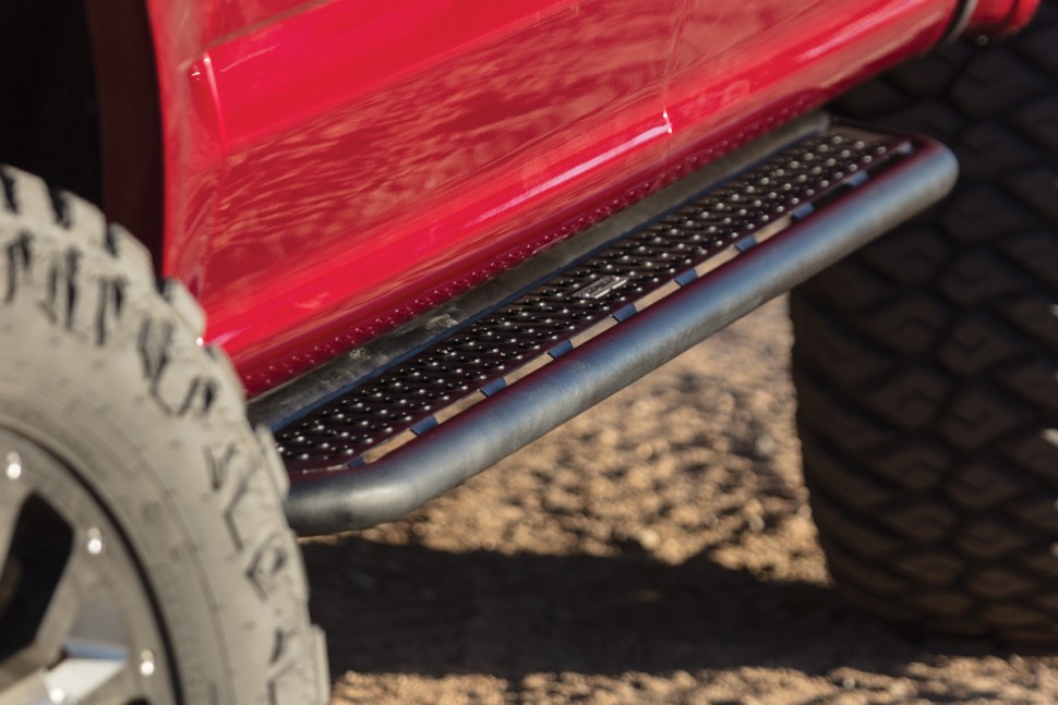 Подножки Chevrolet Silverado/GMC Sierra 1500/2500/3500 19-23 Crew Cab Dominator Xtreme D6 Go Rhino D64049T